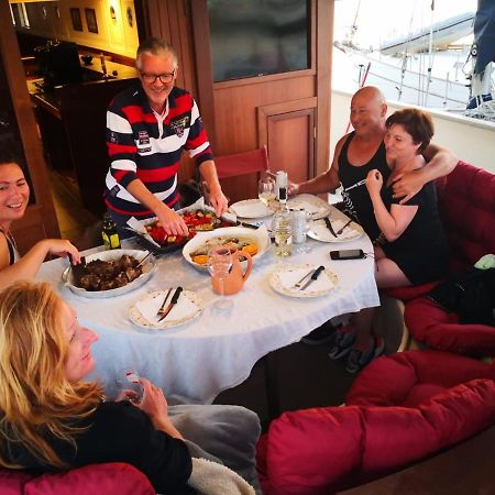 Classic Yacht Yanika Yachting Watersport Ets Villaputzu Bagian luar foto