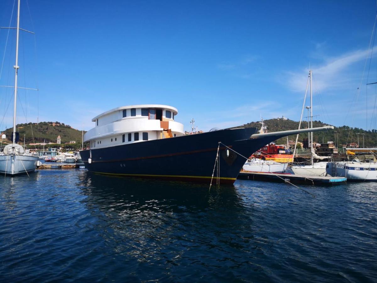 Classic Yacht Yanika Yachting Watersport Ets Villaputzu Bagian luar foto