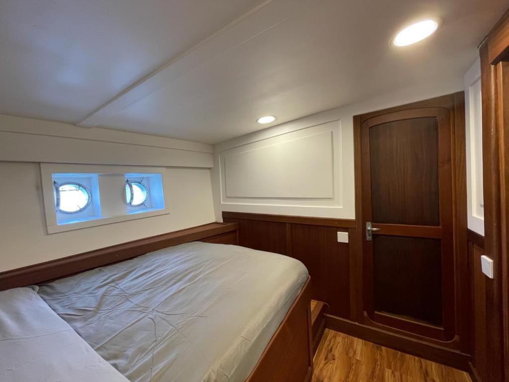 Classic Yacht Yanika Yachting Watersport Ets Villaputzu Bagian luar foto